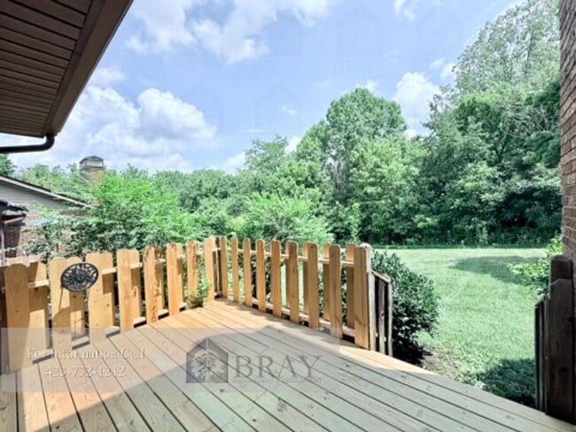 Building Photo - 411 Parkridge Dr