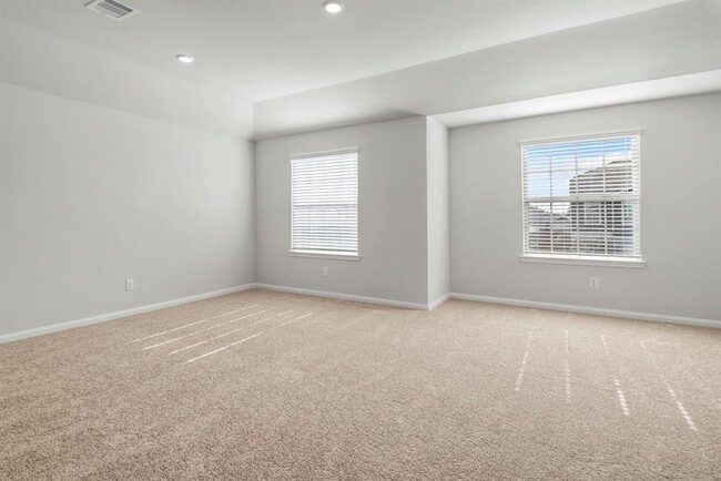 Building Photo - 6410 Elm St