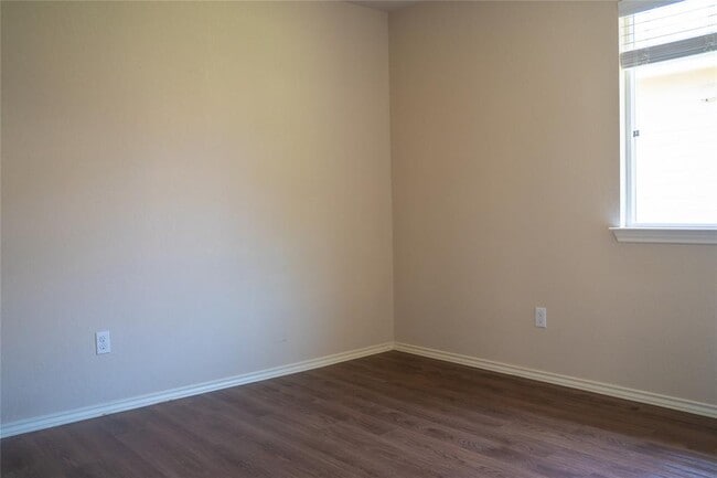 Building Photo - 214 Wild Plum