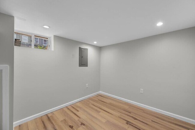 Building Photo - 126 S Highland Ave