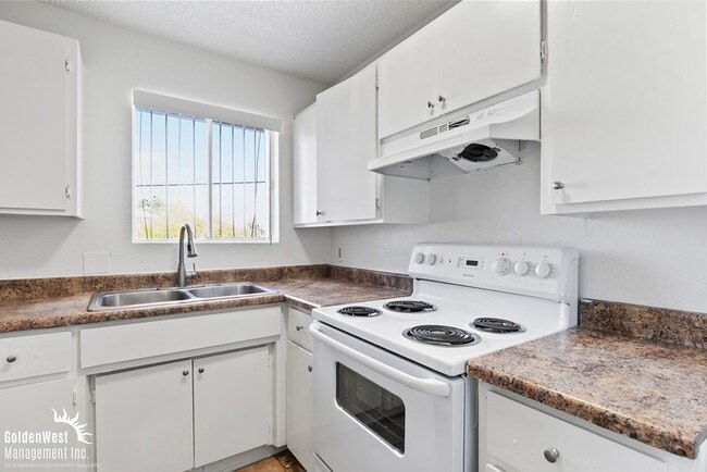 Building Photo - Glen Vista Apartments