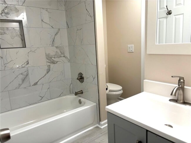 Building Photo - 895 Brickleridge Ln SE