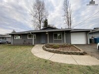 Building Photo - Amazing 4 bed, 2 bath house in Renton. AVAILABLE NOW!