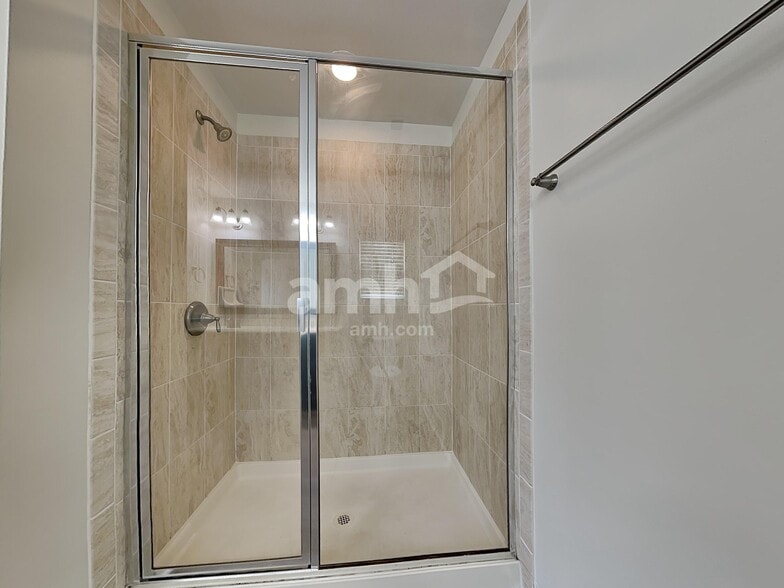 Building Photo - 15141 Taylor Ridge Ln