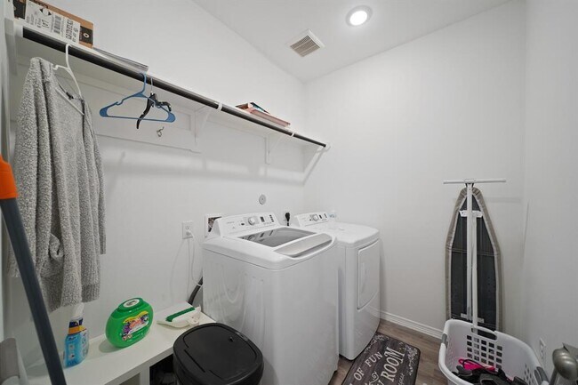 Building Photo - 5958 First Blush Dr