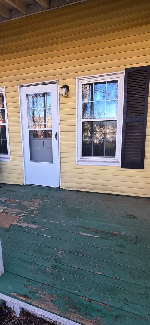 Building Photo - 72 Common St