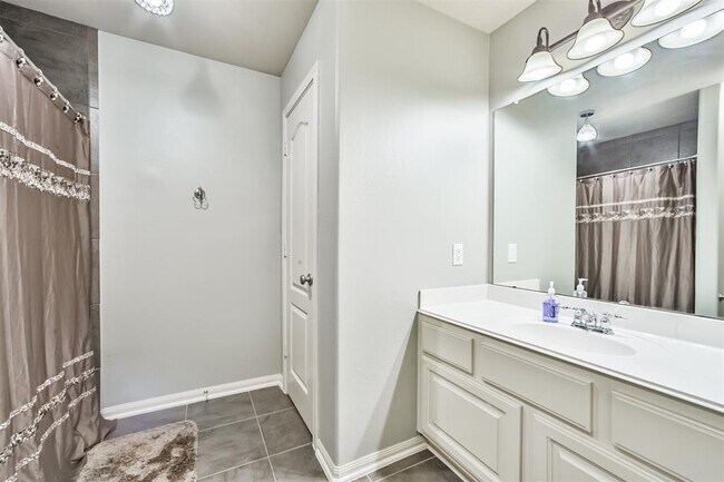 Building Photo - 2802 Kestrel Trace Ln