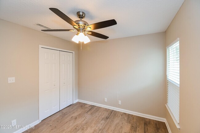 Building Photo - 5609 Village Pond Cir