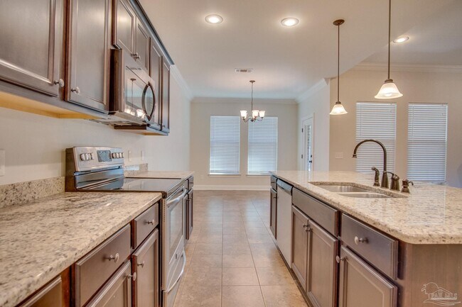 Building Photo - 4865 Spears St