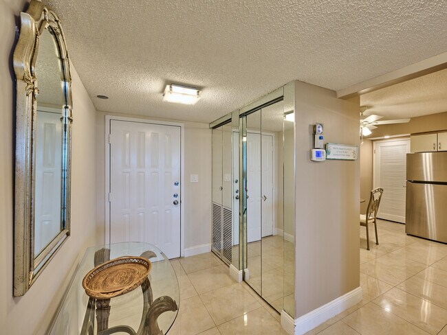 Building Photo - 3420 S Ocean Blvd