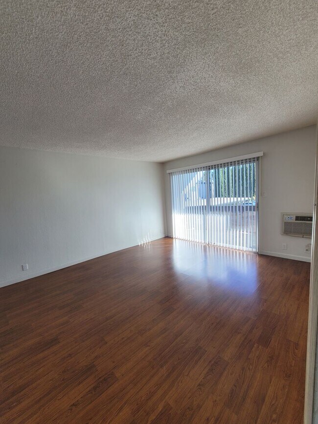 Building Photo - 1591 Ellis St