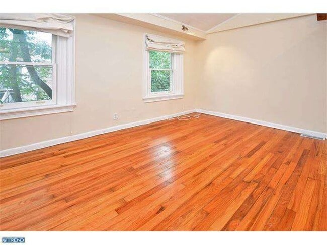 Building Photo - 1634 Waverly St