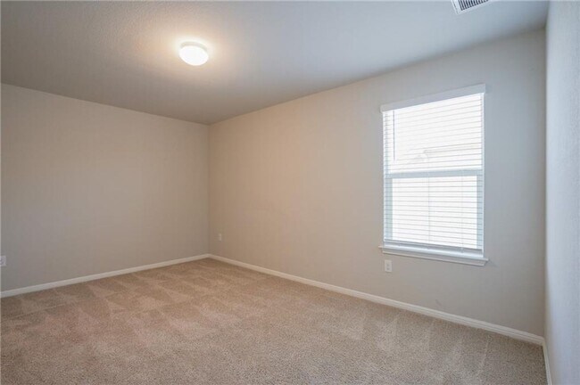 Building Photo - Beautiful and Spacious 4 BR / 3 BA Home fo...
