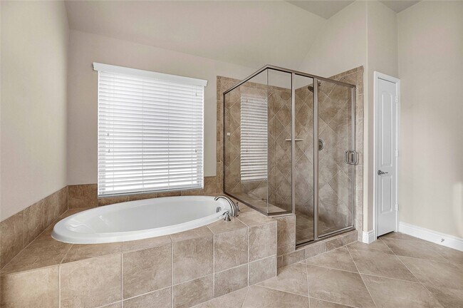 Building Photo - 28011 Hallimore Dr