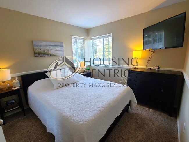 Building Photo - Executive Folsom Rental EXCELLENT Location and a POOL!