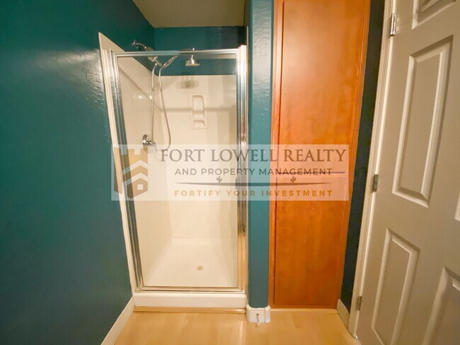 Building Photo - Two bedrooms, 2 Bathrooms 1,288 Sq. Ft. Plus 2 Car Garage in Phoenix AZ 85004