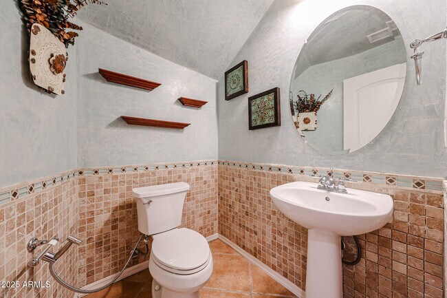 Building Photo - 9121 W Plum Rd