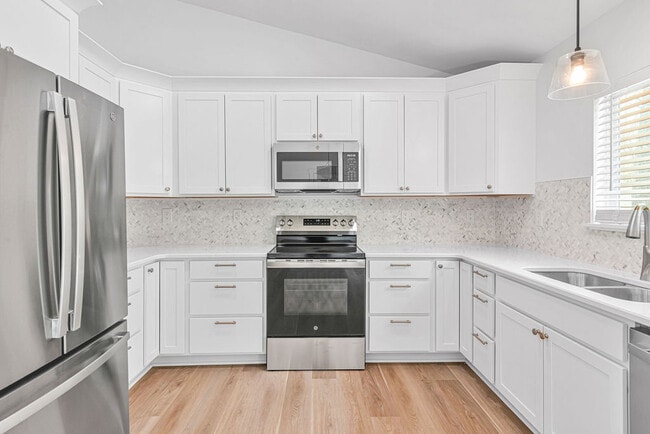 Building Photo - 374 Union Chapel Church Rd