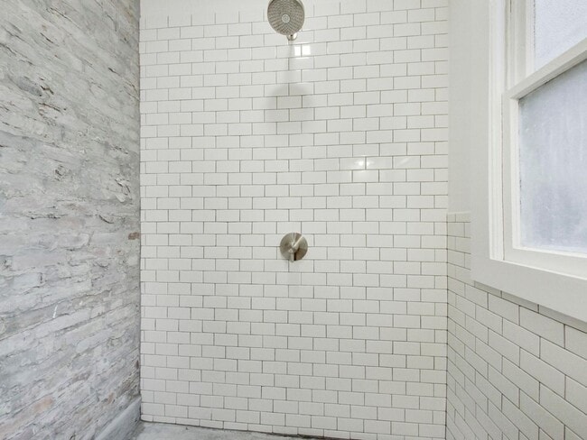 Building Photo - 1115 Polk St