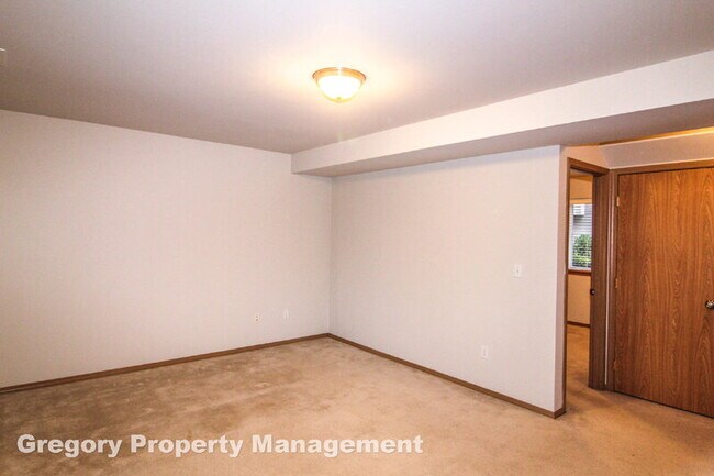 Building Photo - 13609 46th Ave SE