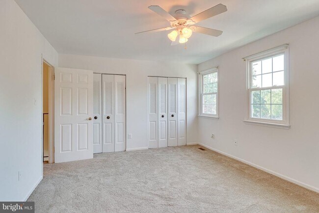 Building Photo - 9911 Whitewater Dr