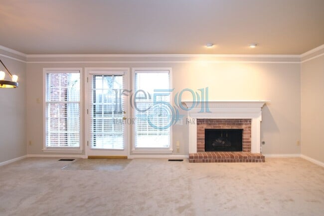 Building Photo - Check out the UPGRADES! Wow!