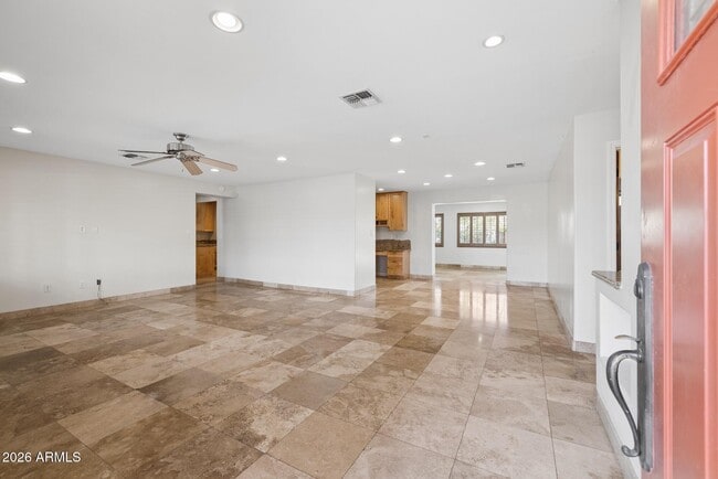 Building Photo - 6332 E Earll Dr
