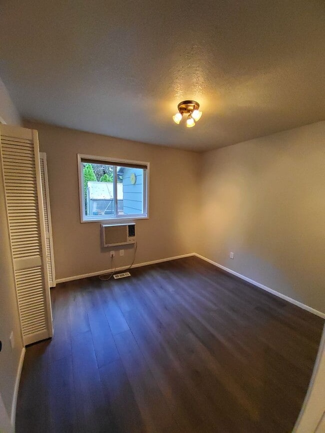 Building Photo - Great Home Near Hiteon Elementary