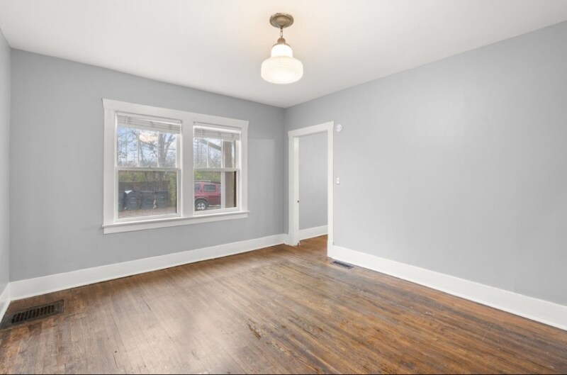 Building Photo - 1204 McGavock Pk