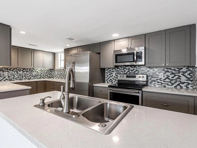 Building Photo - 5800 Rambler Rose Way