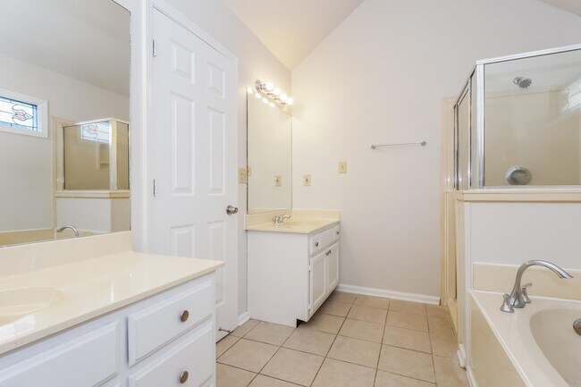 Building Photo - 7293 Schilling Cove E