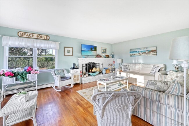 Building Photo - 170 Beach Ln