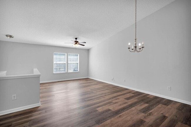 Building Photo - Charming 3 BR Home in Jacksonville, FL