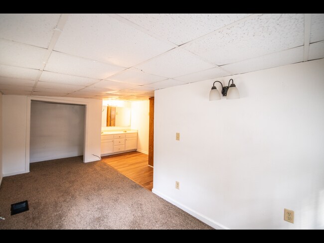 Building Photo - 35 Barham Loop