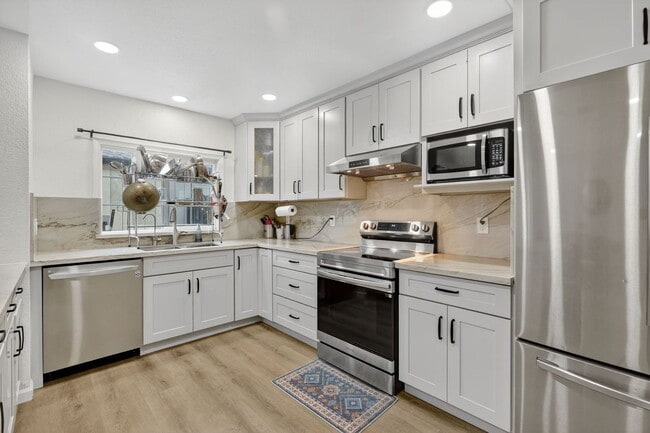 Building Photo - 4226 Comet Cir