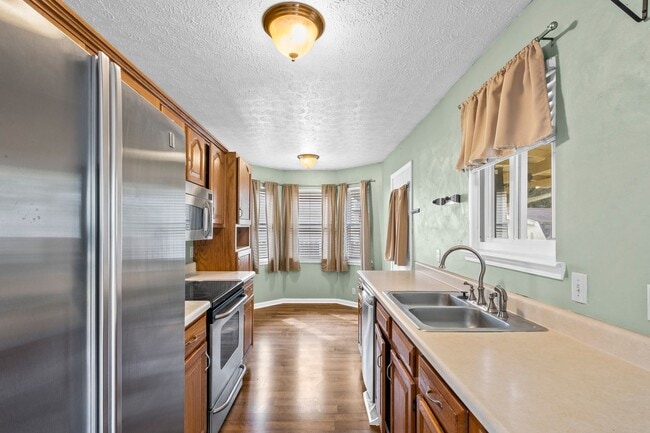 Building Photo - Three Bedroom Ranch in Franklin