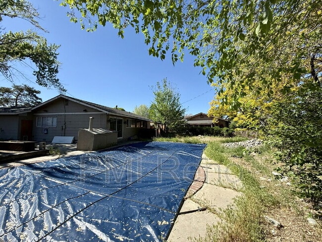 Building Photo - 790 Topaz Dr