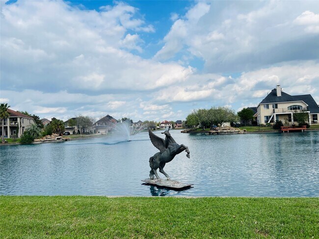 Building Photo - 14303 Tasmania Ct