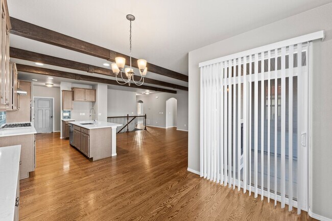 Building Photo - Beautifully Updated 4-Bedroom Home with Op...