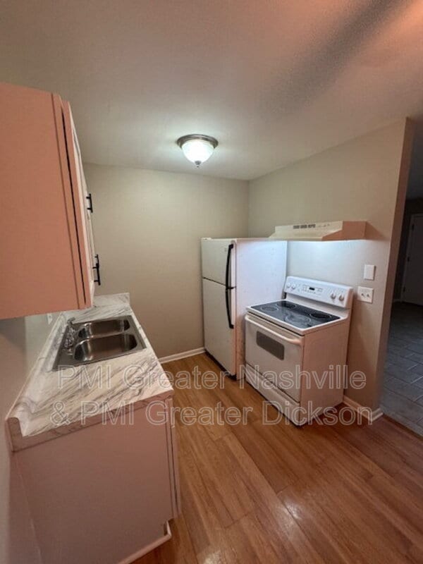 Building Photo - 2134 Fairfax Ave