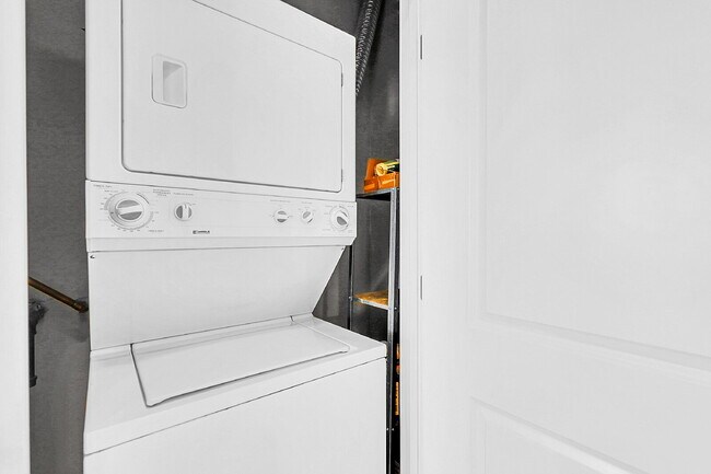 Building Photo - $1,530.00 - 1 Bed, 1 Bath Condo in Denver in Great Location!