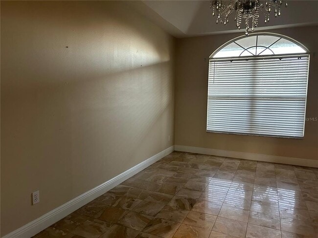 Building Photo - 2396 Nightingale Ln