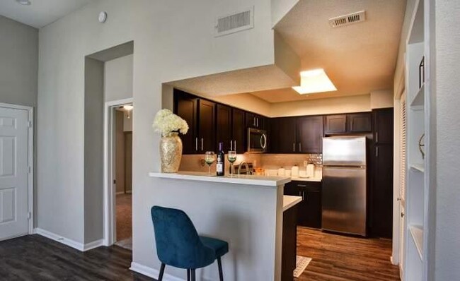 Building Photo - 1 bedroom in Houston TX 77030