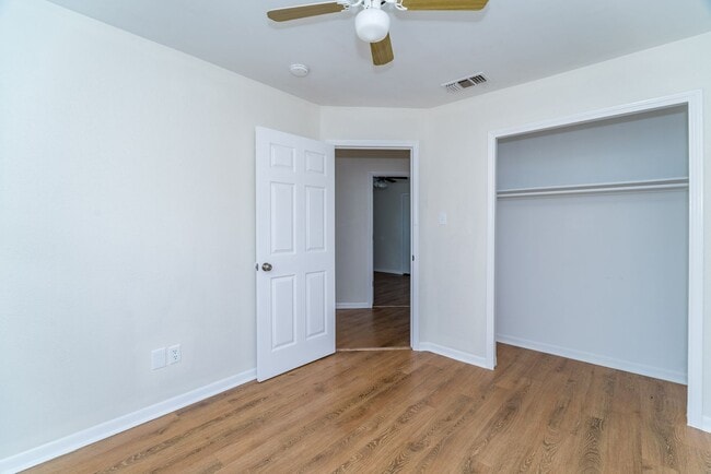 Building Photo - 3-Bedroom Duplex