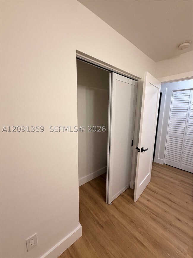 Building Photo - 18608 SW 93rd Pl