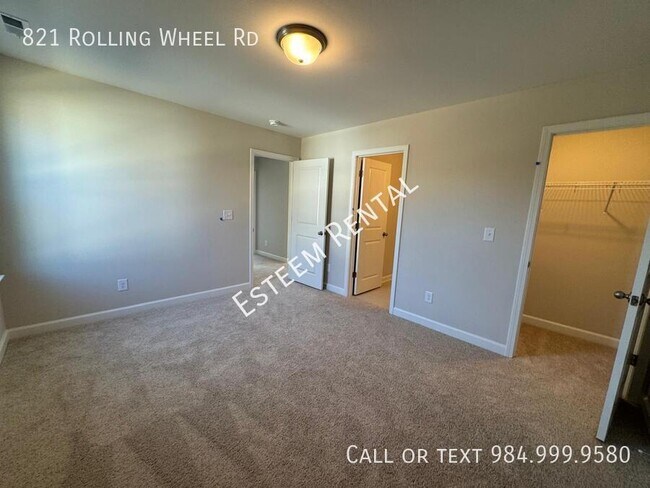 Building Photo - 821 Rolling wheel Rd