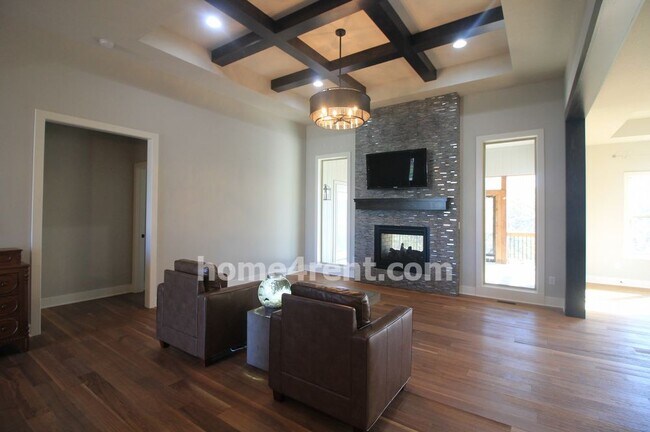 Building Photo - 1492 Woodland Rd