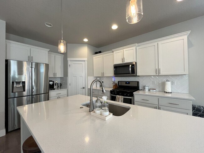 Building Photo - Spacious 3-Bedroom + Loft Home with Modern...