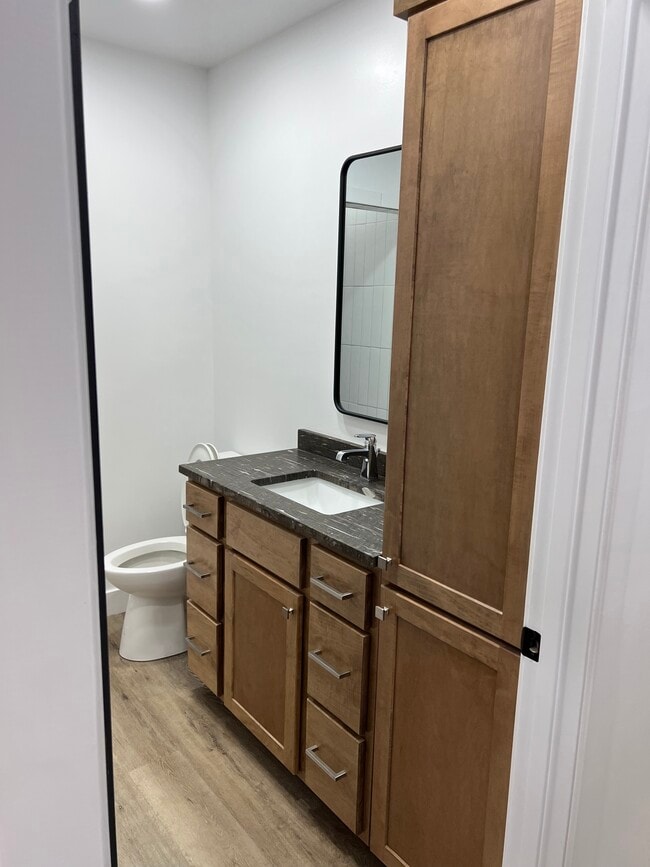 Building Photo - 447 Main St