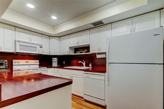 Building Photo - 3820 Gulf Blvd